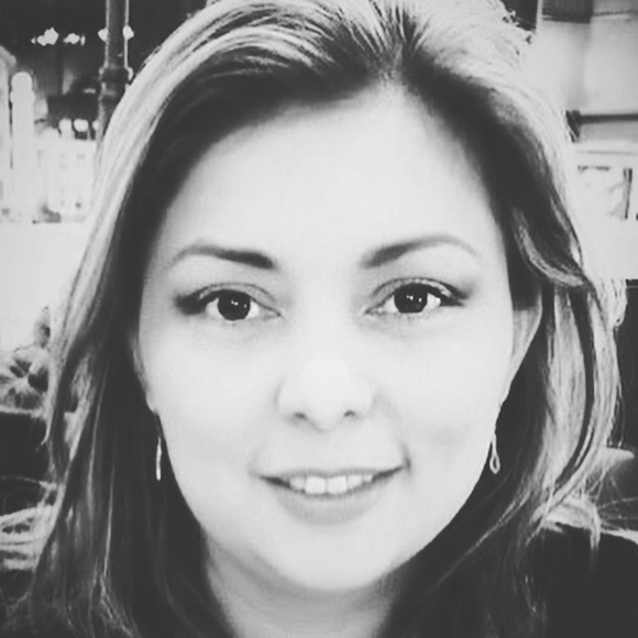 Meet your Posher, Monica - Picture 3 of 3